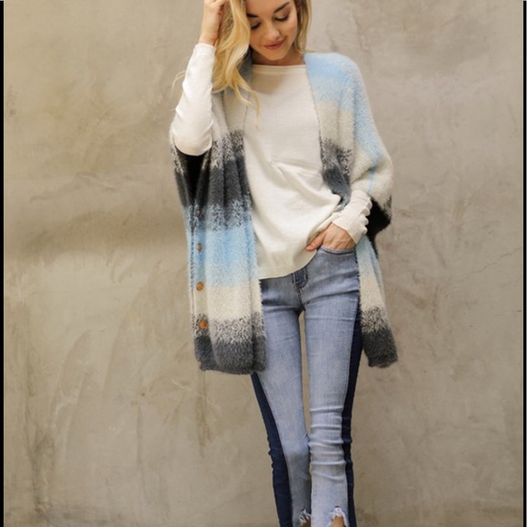 Gorgeous Oversized Sweater - Picture 6 of 7